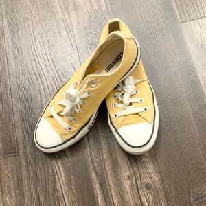 Converse Women’s Size 7
